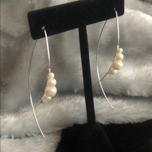 Simple Wire & Pearl Artistic Earring,NWT